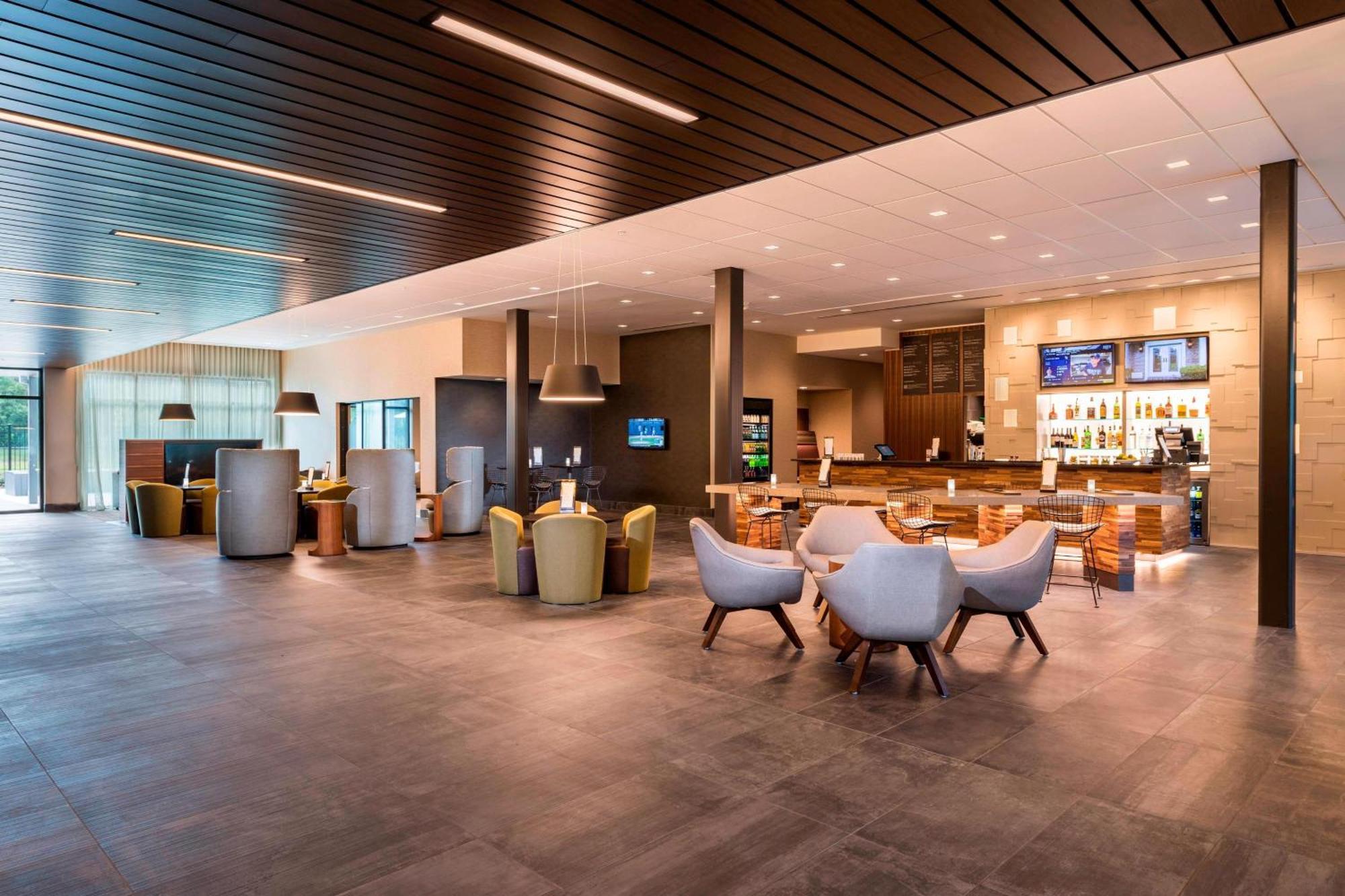 Готель Courtyard By Marriott Tampa Northwest/Veterans Expressway West Chase Екстер'єр фото