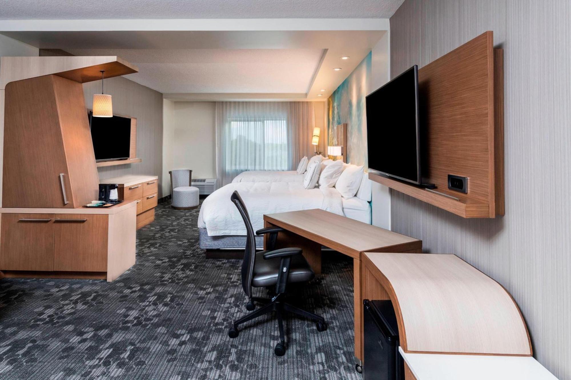 Готель Courtyard By Marriott Tampa Northwest/Veterans Expressway West Chase Екстер'єр фото