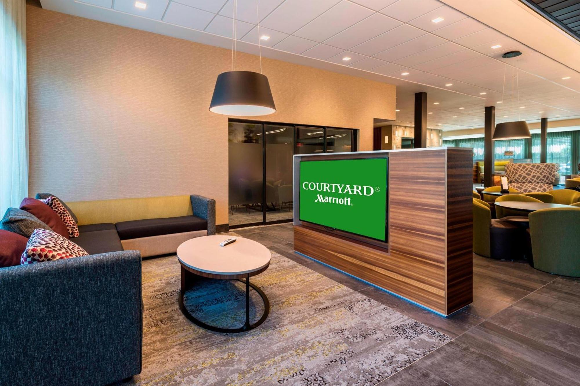 Готель Courtyard By Marriott Tampa Northwest/Veterans Expressway West Chase Екстер'єр фото